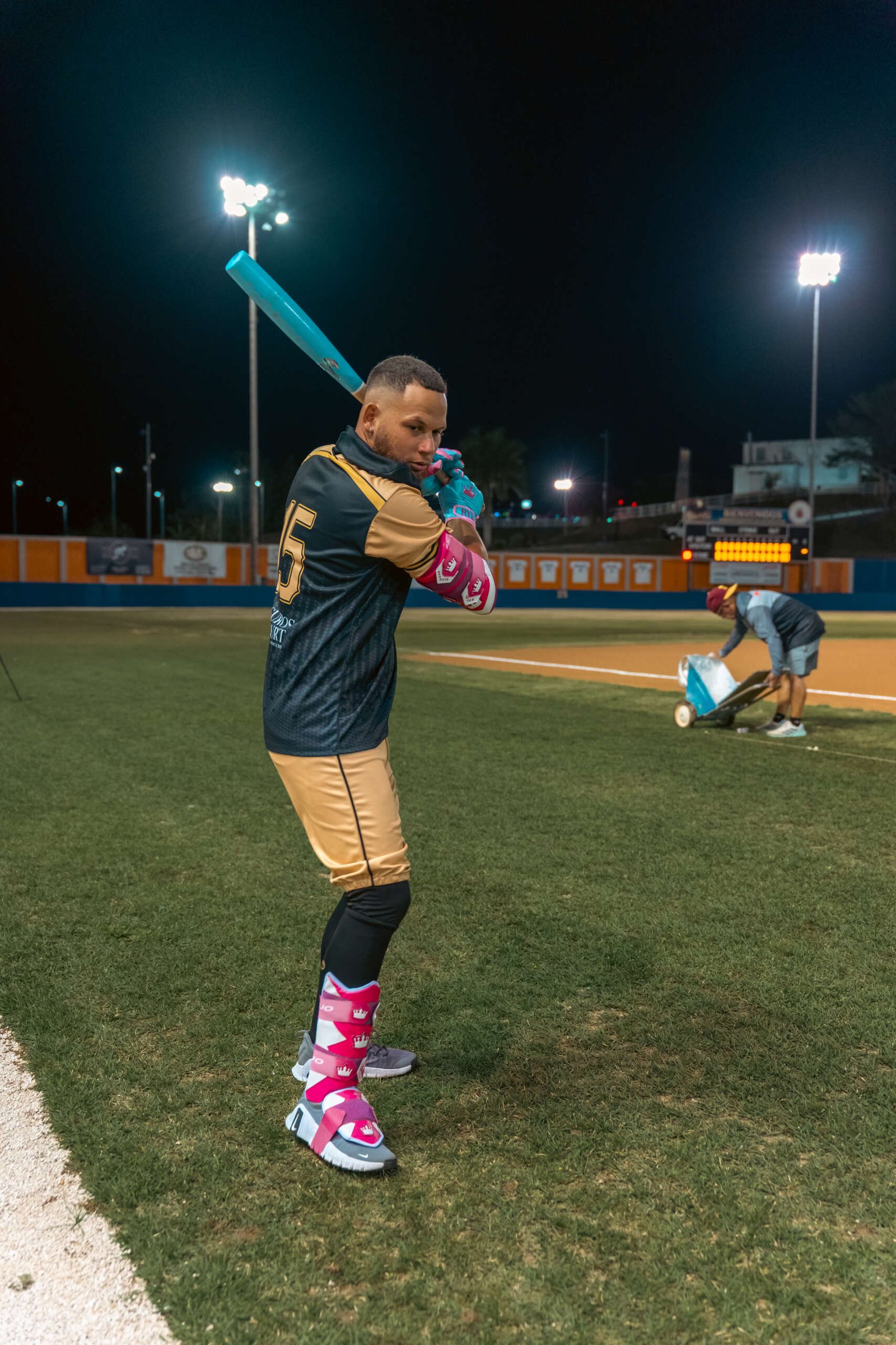 Royal Lock Elbow Guard - Deep Pink/White - Elite Leather - Image 3